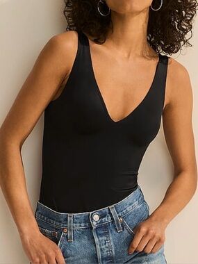 Express Body Contour Sleeveless V-Neck Bodysuit Black - XS